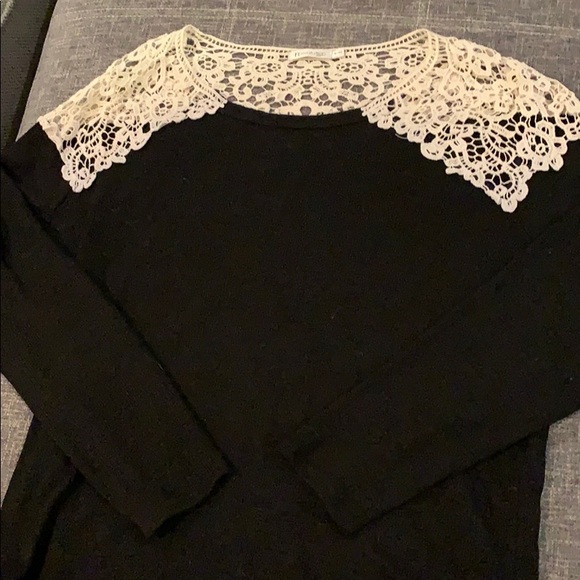 Long sleeve lace capped shirt - Picture 2 of 4